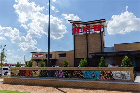 Photos, food & more! Here's what you need to know about H-E-B's new Frisco location