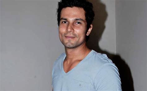 Randeep Hooda Wraps Up 'Sarbjit' Shoot; Shaves Off Moustache - Koimoi