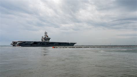 Carriers Eisenhower, Vinson Deploy; Ike Will Join Carrier Ford Near ...