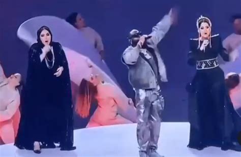 Watch Davido's performance at the World Cup closing ceremony (video)