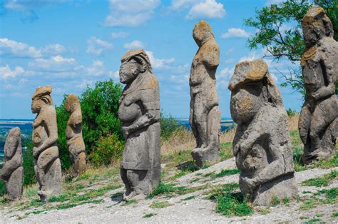 Ukrainian stone statues—likened to Easter Island's Moai—destroyed ...