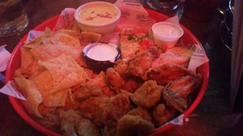 BIKINIS SPORTS BAR & GRILL - 101 Photos & 89 Reviews - Sports Bars - 6901 North Interstate 35 ...