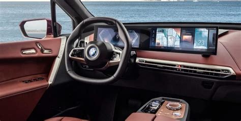 Introducing BMW’s iDrive display—a step towards autonomous driving ...