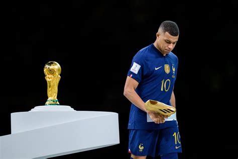 CDM 2022, France : le discours de patron de Kylian Mbappé à la mi-temps ...