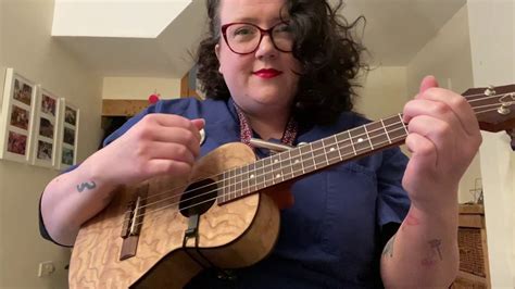 Helen the Ukulele Nurse sings - April Showers - YouTube