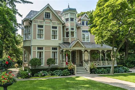 60 Finest Victorian Mansions and House Designs in the World (Photos) - Home Stratosphere