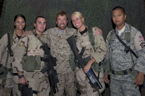 File:US Air Force 070913-F-6470S-007 Chuck Norris visit deployed Airmen.jpg - Wikimedia Commons