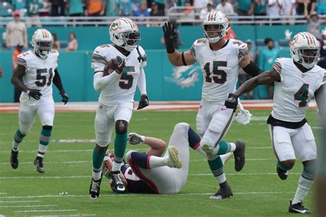 Is Miami Dolphins cornerback Jalen Ramsey dealing with another knee ...