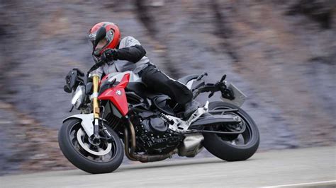 First Ride Review: 2020 BMW F 900 R