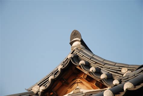 Free Images : roof, statue, vehicle, place of worship, sculpture, temple, houses, classic, hanok ...