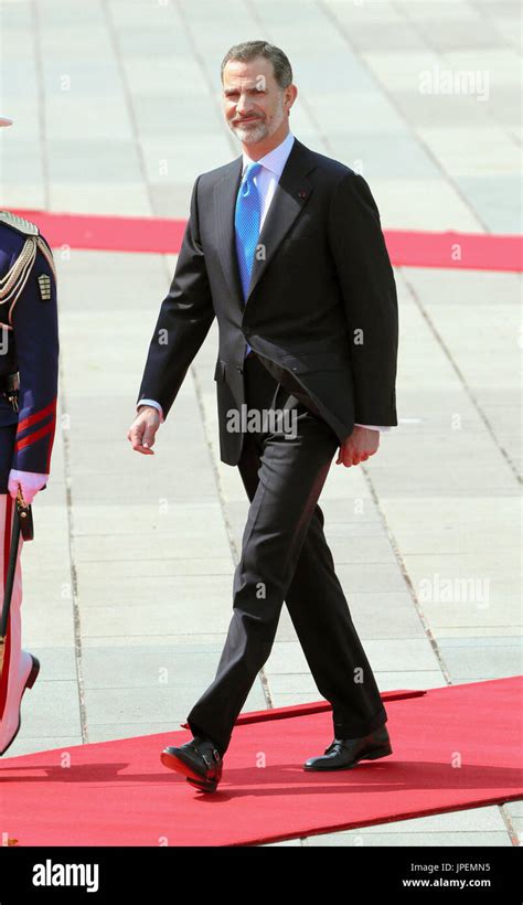 Spanish King Felipe VI attends a welcome ceremony for the king and his ...