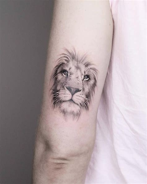 Tattoo Of Lion Face