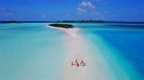 6 Bikini Beaches in Maldives to Flaunt The Beach Bod in 2024