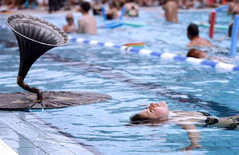 Water and music merge at London Fields Lido - Hackney Hive