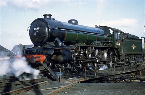 Solve LNER Class B17 4-6-0 61641 Gayton Hall. jigsaw puzzle online with ...