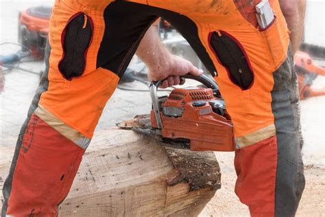 7 Chainsaw Safety Gears that will Help Keep you Safe