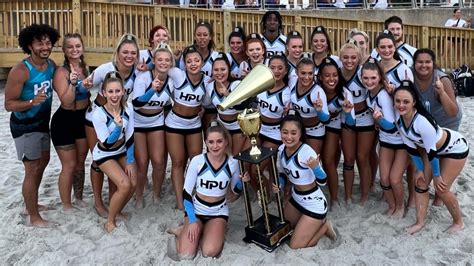 Hawaii Pacific cheerleading team wins 8th national title