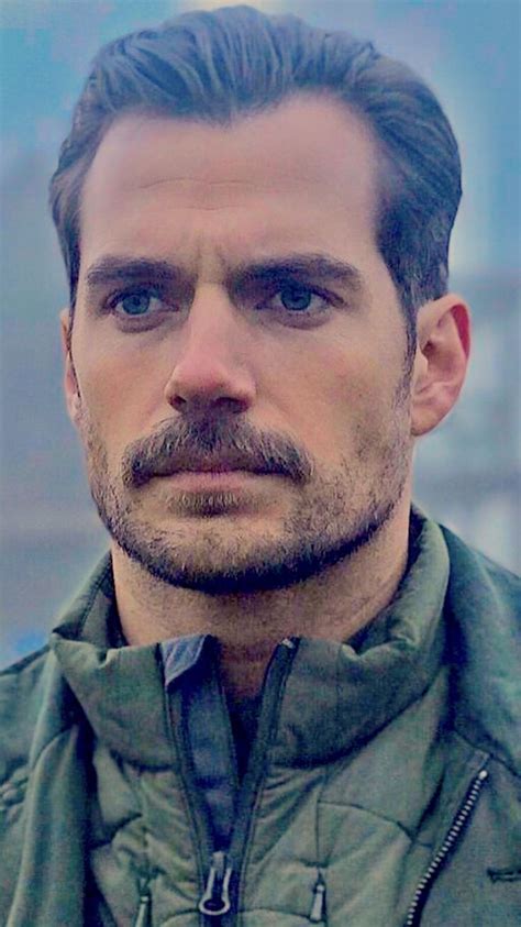 Henry Cavill | Stylish Hair and Beard Styles