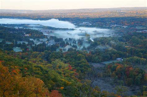 Connecticut Fall morning from Talcott Mountain State Park : r/Connecticut