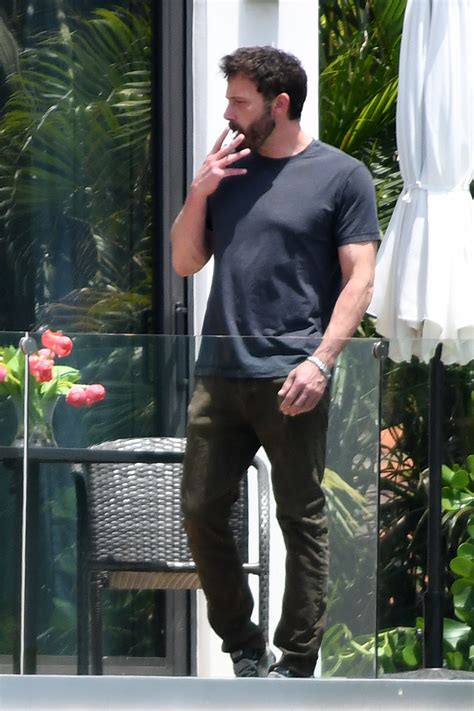 Does Ben Affleck smoke? | The US Sun