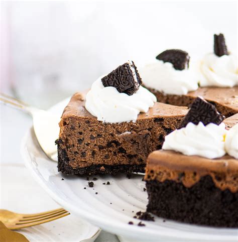 Chocolate Oreo Cheesecake - The Itsy-Bitsy Kitchen