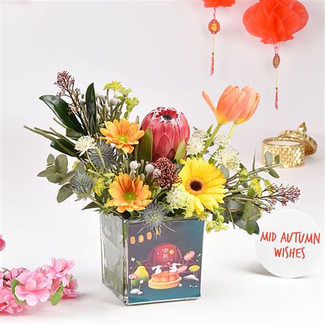 Online Happy Mid Autumn Festival Flower Gift Delivery in UAE - FNP