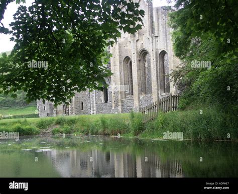 Ruins of Valle Crucis Abbey Stock Photo - Alamy