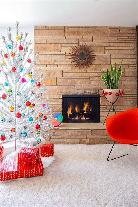 19 Mid-Century Modern Christmas Decor Ideas