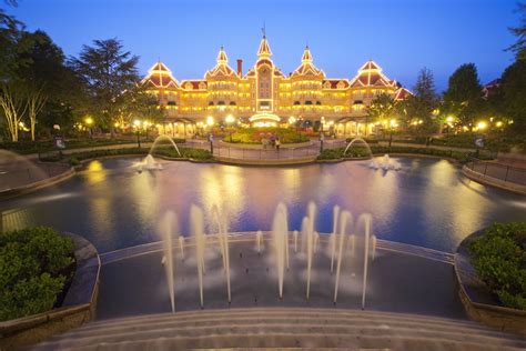 Disneyland® Hotel: Precios, promociones y comentarios | Expedia.mx