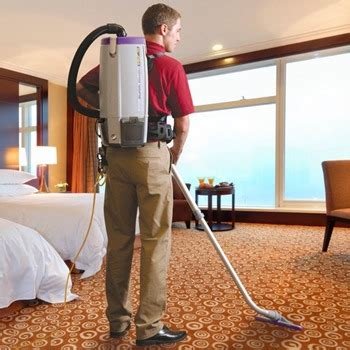 7 Best Commercial Vacuum Cleaners - (Reviews & Guide 2022)