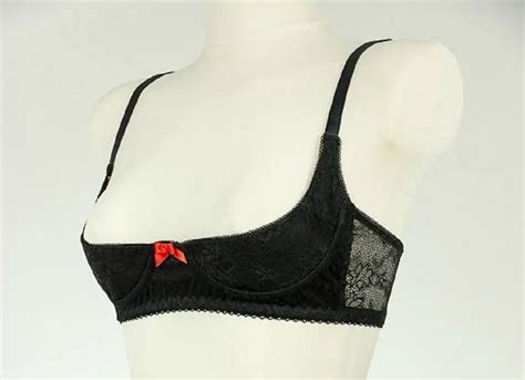 What is a Shelf Bra (And How Do I Wear One?) | TheBetterFit