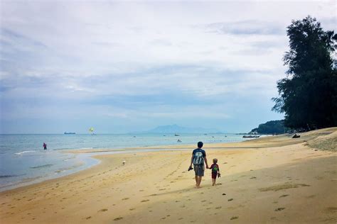 10 Reasons to Visit Batu Ferringhi Beach in Penang