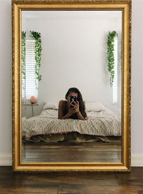 antique mirror Scenic Photography, Photography Inspo, Mirror Photography, Poses Photo, Carpet ...