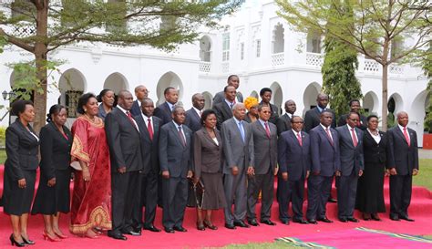 JK AAPISHA MAKATIBU WAKUU NA NAIBU MAKATIBU WAKUU IKULU DAR ES SALAAM ...