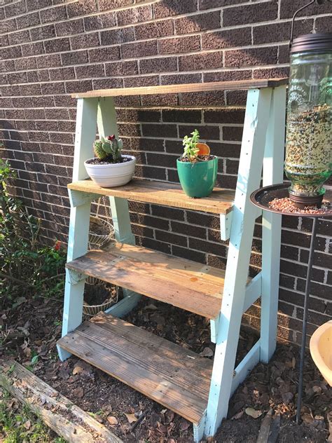 DIY Shelves for my plants! Made only from a pallet! Garden idea DIY ...