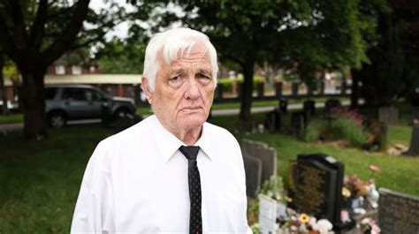 'I've spent years caring for a grave of a man I've never met - and this is why' - Mirror Online