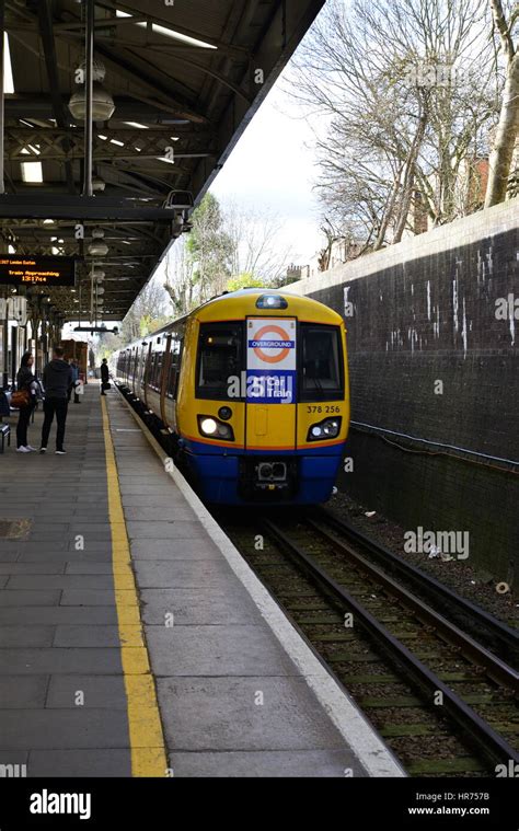 UK, London, Queen's Park Station, Overground Stock Photo - Alamy