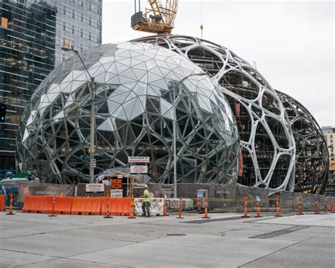 Forget Beanbag Chairs. Amazon Is Giving Its Workers Treehouses. - The New York Times