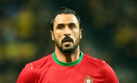 Hugo Almeida recorda que Portugal se habituou a “fazer grandes jogos ...