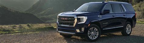 Should You Buy the 2022 GMC Yukon XL or the 2022 Chevy Suburban?