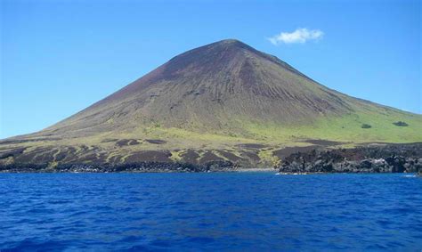 Camiguin de Babuyanes Mountain Photo by | 10:23 am 16 Aug 2012