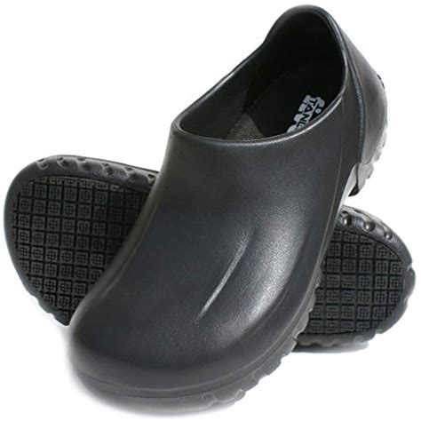 Unisex Chef's Slip Resistance Clog Shoes for Kitchen Work >>> Read more reviews of the product ...