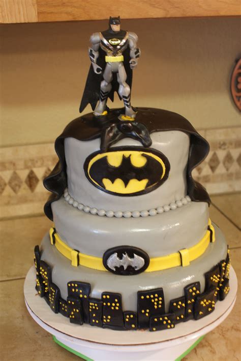 Batman Cake | Bolos de aniversário batman, Bolo de cupcake, Bolos divertidos