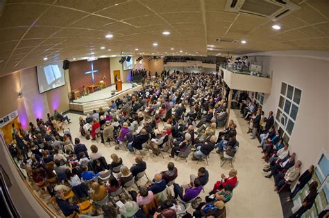 Interior del templo de la Iglesia Evangélica - Dénia.com