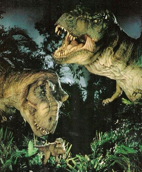 Tyrannosaurus Rex family, ...Lost World Jurassic Park 1997 reference photo repin | Parque ...