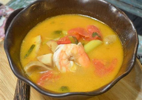 Authentic Thai Tom Yum Soup Recipe