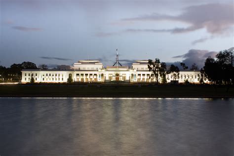 File:Old Parliament House Canberra Dusk.jpg - Wikimedia Commons