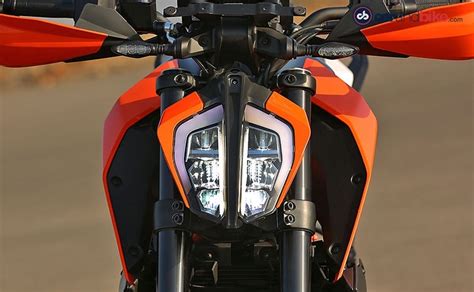 2017 KTM 390 Duke First Ride Review - CarandBike