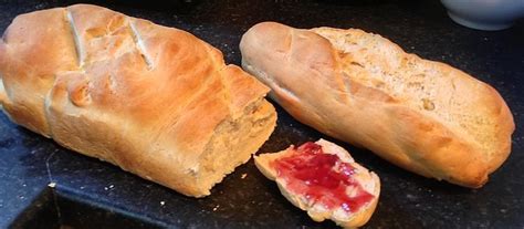 Mmmmm, fresh homemade bread with jam!!! Homemade Bread, Jam, Fresh, Recipes, Food, Essen, Meals ...