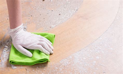 How to Remove Stains from Vinyl Flooring? (4 Ways)